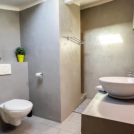 Ac - Private Exterior - Au Pied Du Palais Des Papes! * Avignon