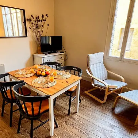 Apartment Ac - Private Exterior - Au Pied Du Palais Des Papes! Avignon