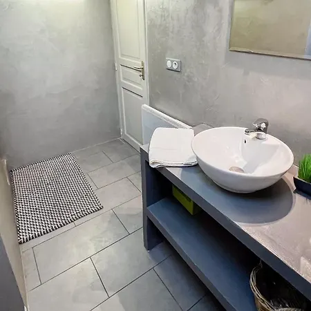 Ac - Private Exterior - Au Pied Du Palais Des Papes! Apartment *