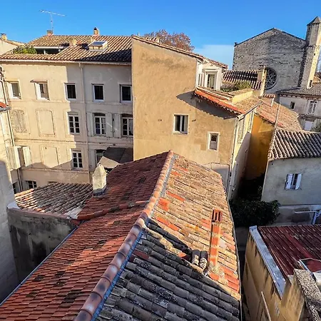 Ac - Private Exterior - Au Pied Du Palais Des Papes! *