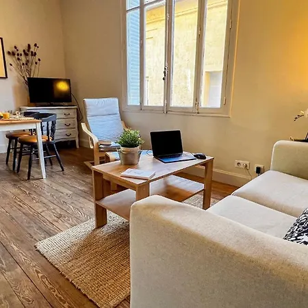 Ac - Private Exterior - Au Pied Du Palais Des Papes! Apartment *